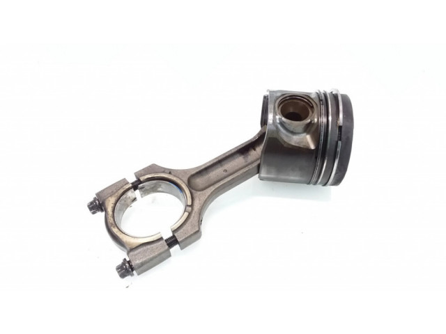 Píst    BMW 7 E65 E66  pro naftový motor 3.0 306D3 