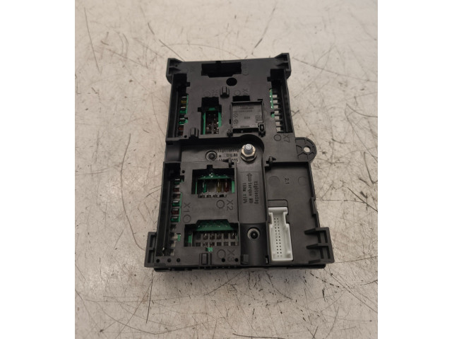 Блок предохранителей 8734162   BMW 4 G22 G23 G24 G26    