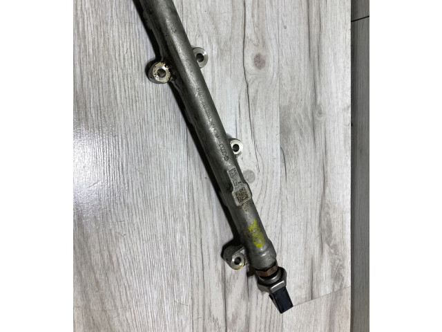 Топливная рампа 04C133320G   Audi Q2 -  