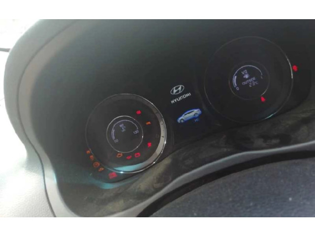Přístrojová deska  Hyundai i40 2012   