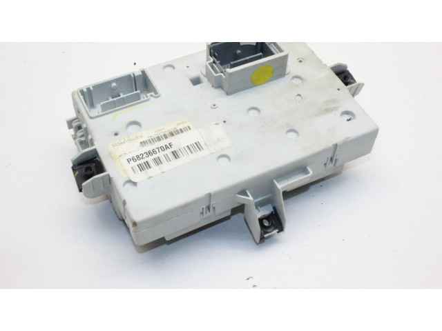 Блок предохранителей  P68236670AF   Jeep Cherokee    