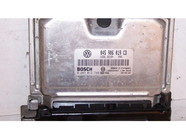 Блок управления двигателя 045906019CD, 0281012749   Skoda Fabia Mk2 (5J)