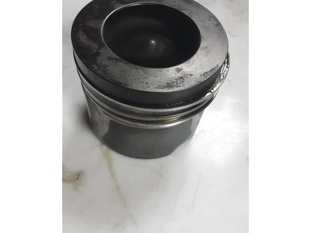 Píst 8372T, 7R2   Audi A6 S6 C7 4G  pro naftový motor 3.0  