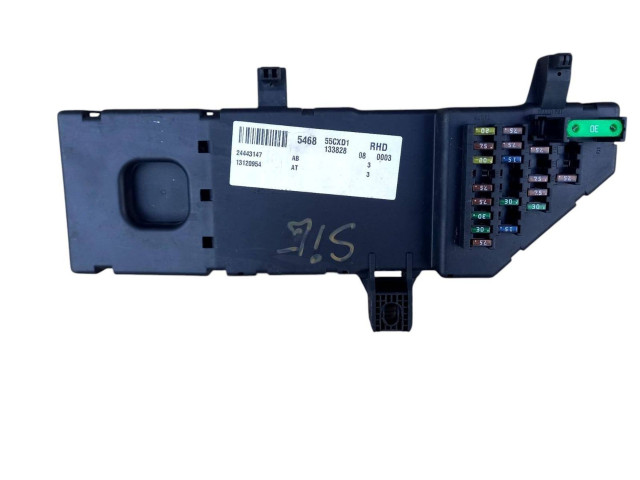 Блок предохранителей 24443147, 13120954   Opel Signum    