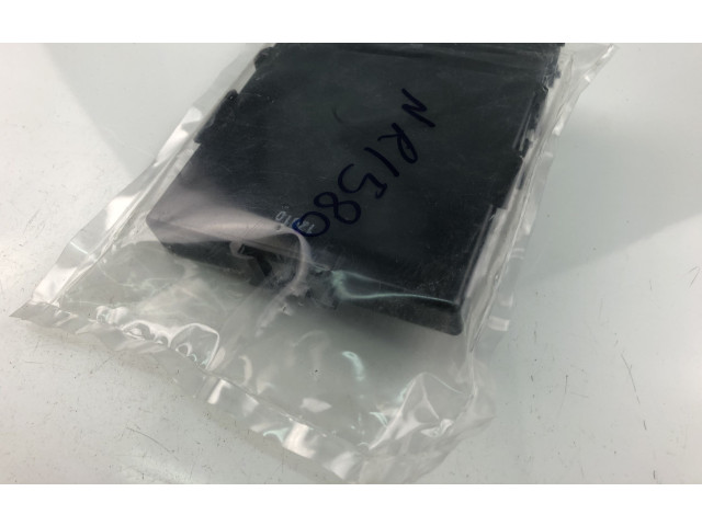 Блок управления 8999002380   Toyota Auris E180