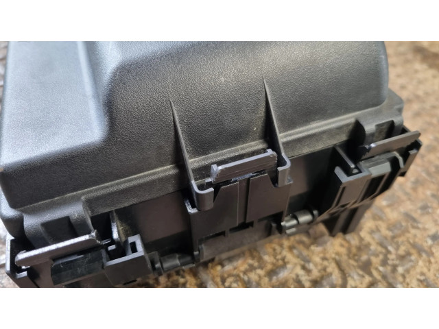 Блок предохранителей  LX6T14D068, LX6T14D068NAB   Ford Escape IV    