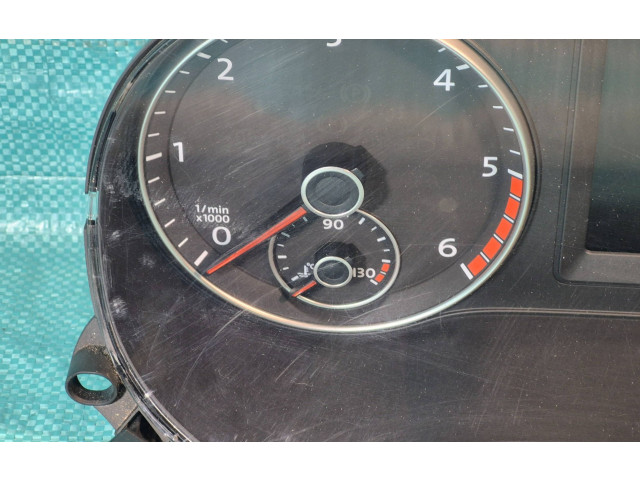 Přístrojová deska  Volkswagen Jetta VI 2012 5C6920861A, ZYS0001702  