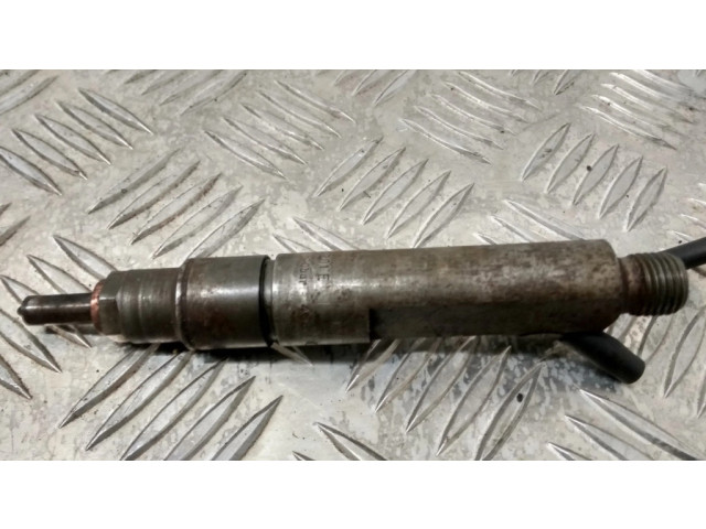 Vstřikovač 046130201E   Audi A4 S4 B6 8E 8H  pro naftový motor 2.5  
