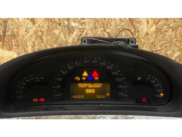 Přístrojová deska  Mercedes-Benz C W203 2000 A2035400711, 110008896011  