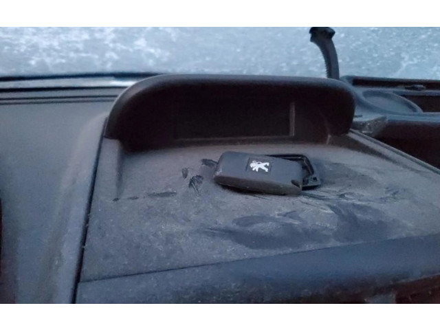 Дисплей       Peugeot Expert