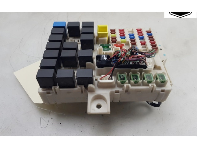 Блок предохранителей  8565A174, 8564A174   Mitsubishi Colt    