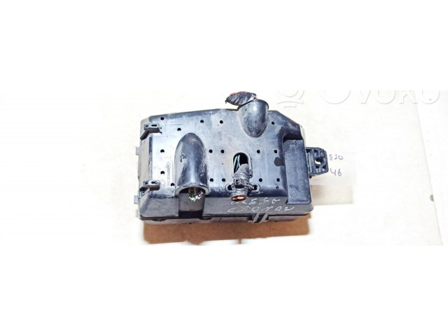 Блок предохранителей  71543256   Ford Mondeo Mk III    