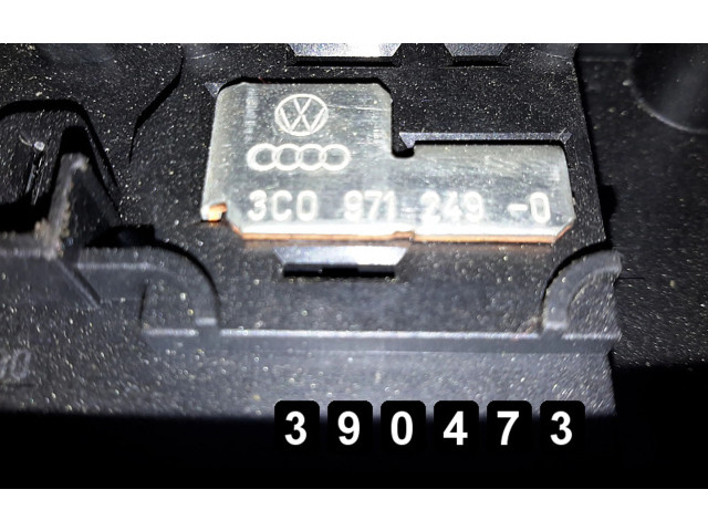 Блок предохранителей    Volkswagen Golf Plus    
