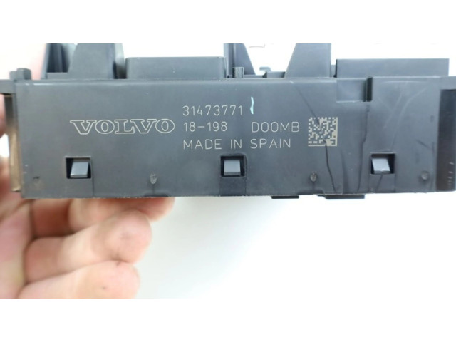   Pojistková skříňka 31473771, 31473771   Volvo V60 2019