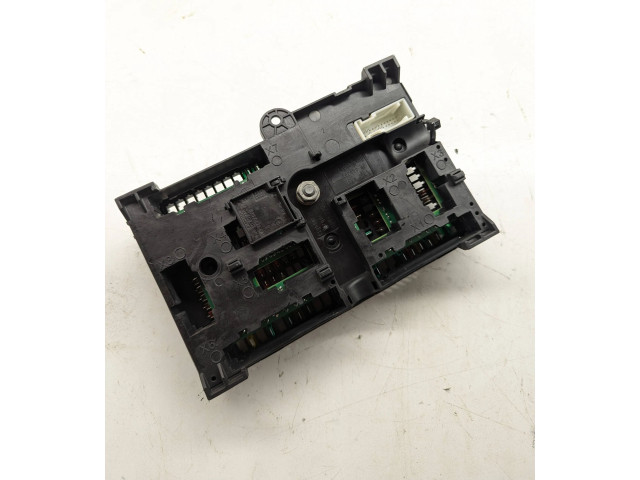 Блок предохранителей 6837091, 6992957   BMW 5 G30 G31    