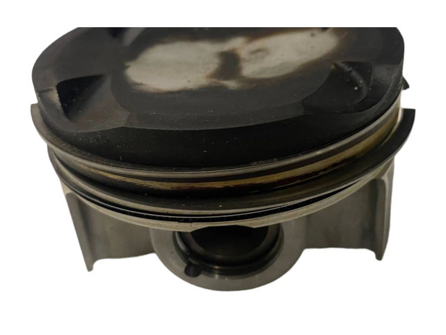 Píst 8745624, 11258745624   BMW M3 G80  pro benzínový motor 3.0  S58T