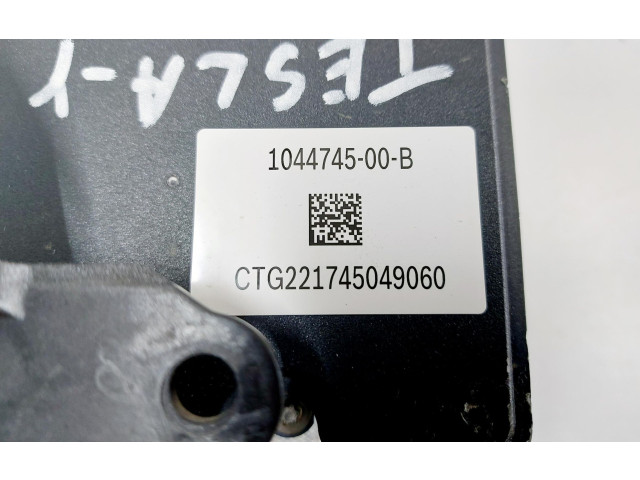 Jednotka ABS 1044745-00-B   Tesla Model Y 2022