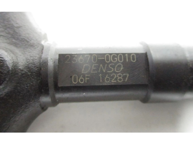 Vstřikovač 236700G010   Toyota Avensis T250     