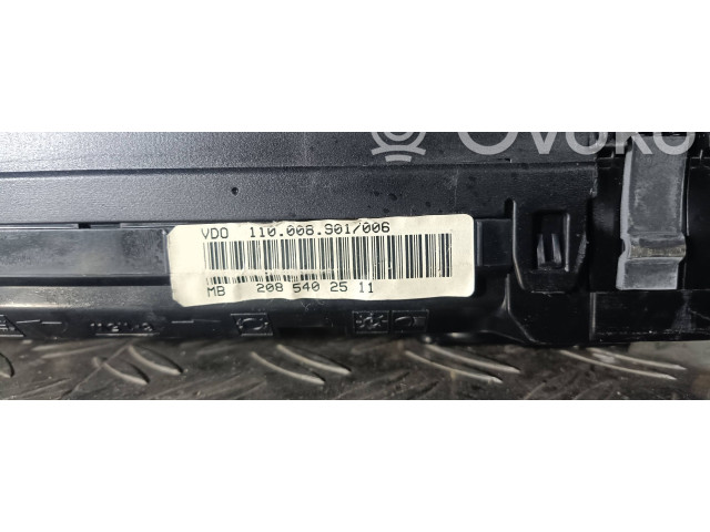 Панель приборов 2085402511, 110008901006   Mercedes-Benz CLK A208 C208       