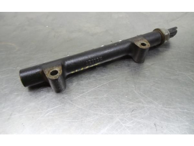 Vstřikovací lišta 968475308002, 94675G01   Volvo V40     