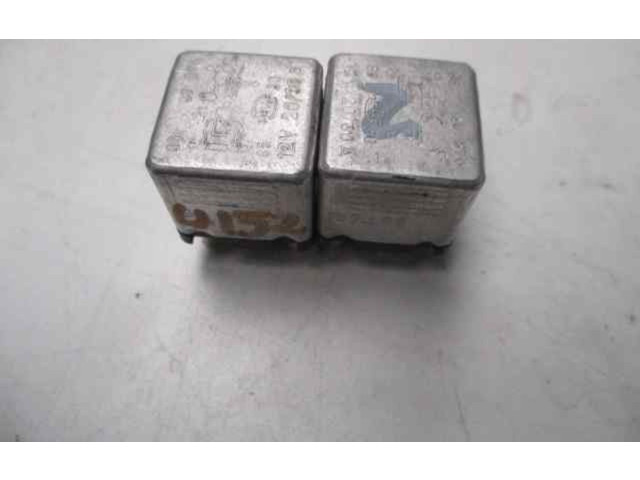 Pojistková skříňka Řídící jednotka BSM 015420219, 4RD00412200   Mrcedes-Benz E W124 1988