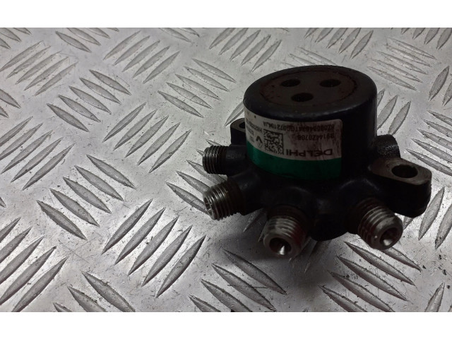 Vstřikovací lišta 8200584034   Nissan Note (E11)     