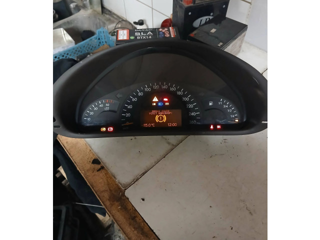 Přístrojová deska  Mercedes-Benz C W203 2003 A2035401347, 110080183  