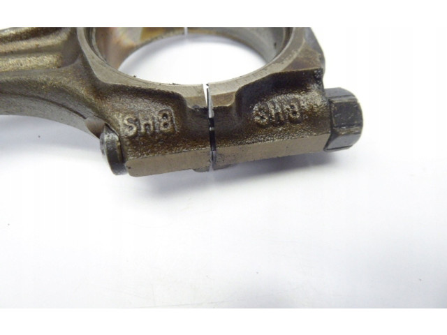 Píst    Audi A4 S4 B5 8D     
