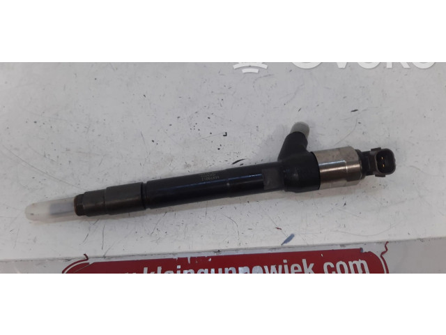 Vstřikovač 55570012, 821035   Opel Zafira C    B16DTH 