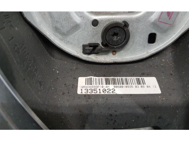 Volant Opel Astra J 2011 13351022, 13351022  