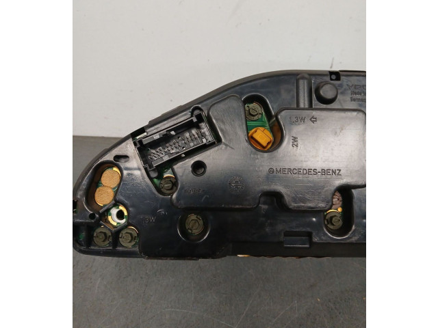 Přístrojová deska  Mercedes-Benz E W210 2001 a2105402811, mba2105402811  
