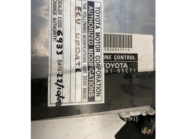 Řídící jednotka 89661-05C71   Toyota Avensis T220 2001
