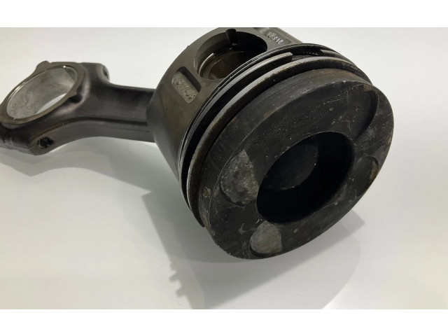 Píst    Mercedes-Benz E W211    648.961 