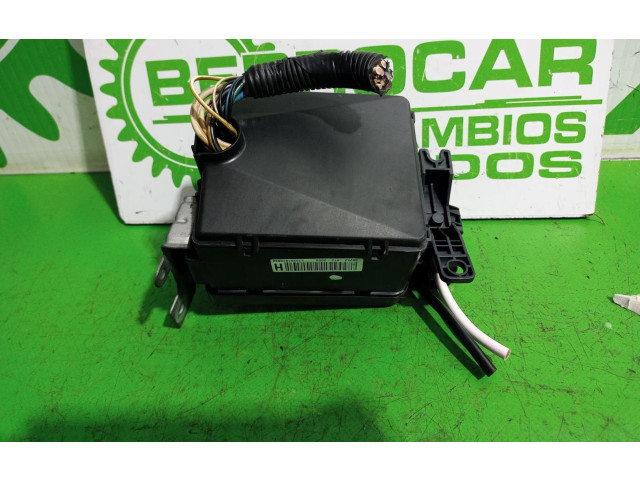   Pojistková skříňka 3825AST3G000   Honda Civic 2000