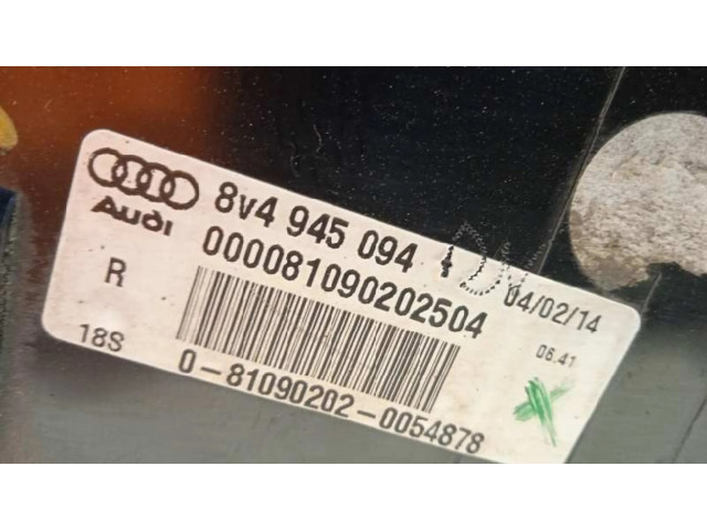 Задний фонарь  8V4945094    Audi A3 S3 8V   2013-2019 года