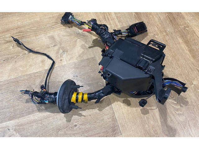   Pojistková skříňka M8A2-14A076-CB, M8A214A076CB   Land Rover Range Rover Velar 2021