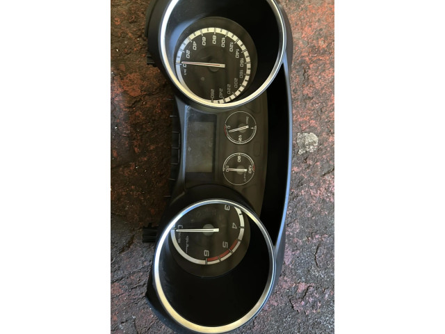 Přístrojová deska  Alfa Romeo Giulietta 2010 50527456  