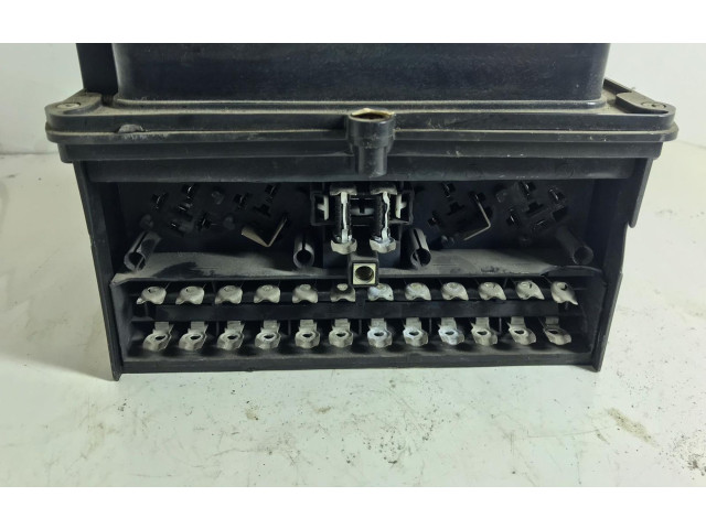 Блок предохранителей 4452255, 4452255   Fiat 131    