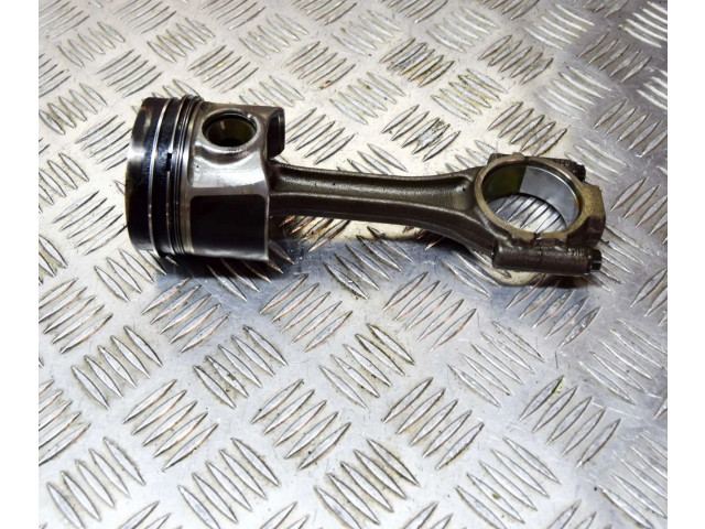 Píst 03L105401A, 03L107065J   Volkswagen Golf VII  pro naftový motor 1.6 CLHA 