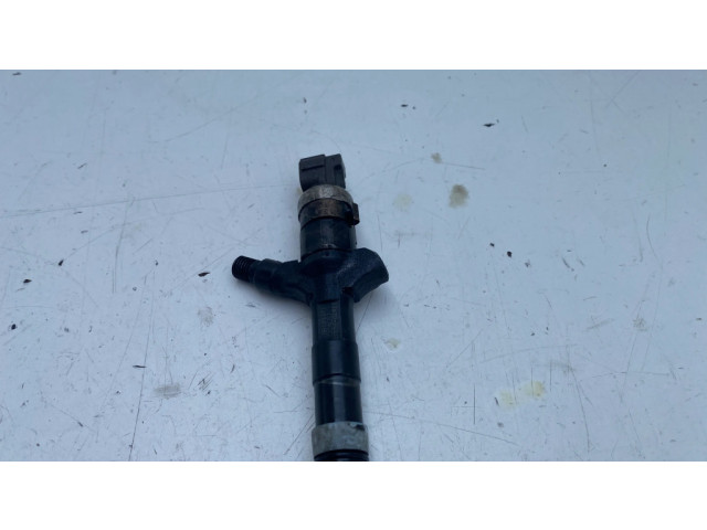 Vstřikovač 2367030030   Toyota Hiace (H200)  pro naftový motor 2.5  