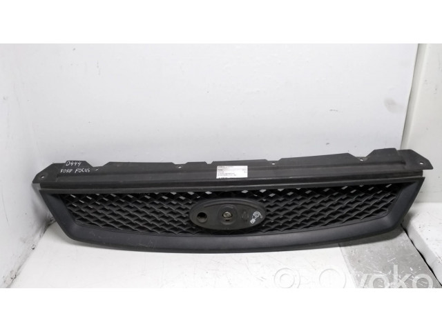 Передняя решётка Ford Focus 2004-2010 года 4M518138AE, 4M518200AJ      