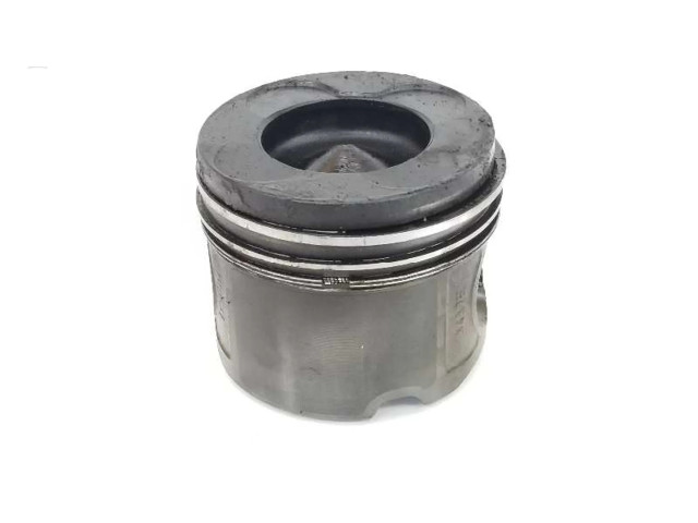 Píst 11247790515   BMW 1 E82 E88   2.0  