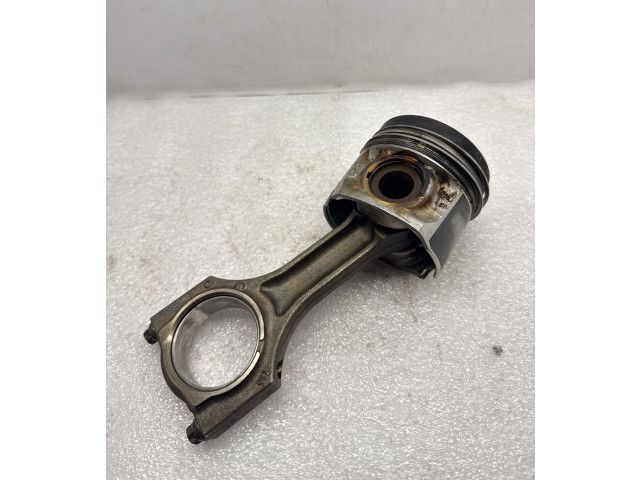  Поршень с шатуном  11248508023, 11258584899  BMW 5 G30 G31  