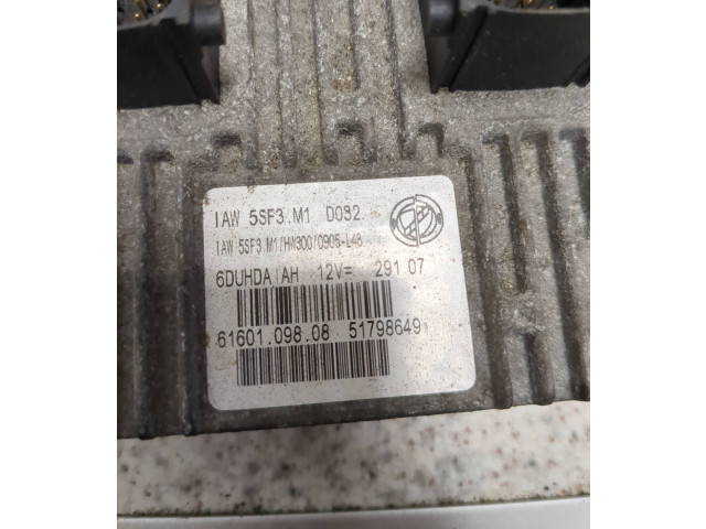 Блок управления двигателя 6160109808, 51798649   Suzuki Jimny