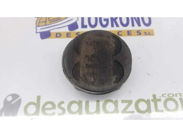 Píst 11257843748   BMW 5 E39   4.9  