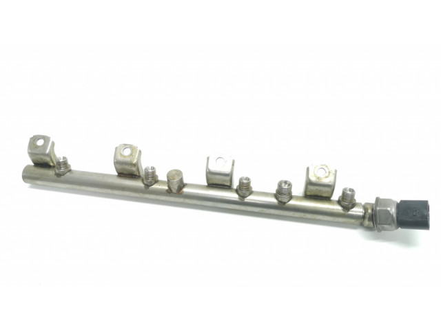 Vstřikovací lišta 1353754759907, 12056010   BMW 7 F01 F02 F03 F04  pro benzínový motor 4.4 N63B44A N63