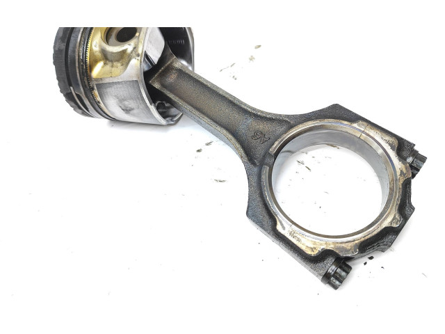 Píst 0217739   Toyota Land Cruiser (J200)     