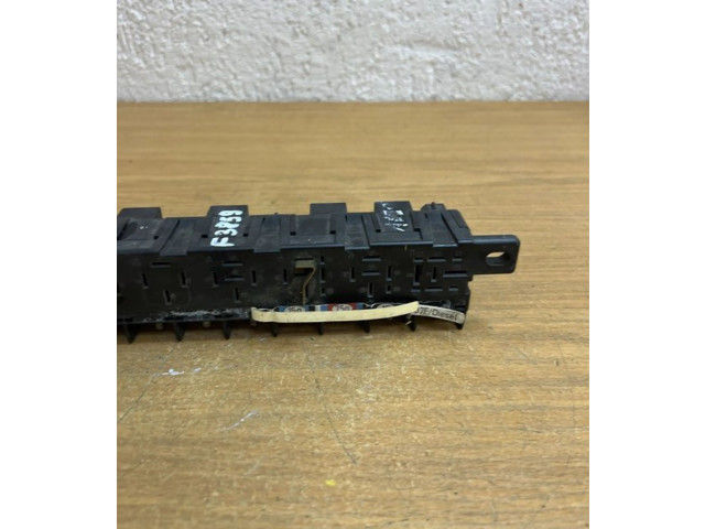   Pojistková skříňka 4A0941822, F3859   Audi A6 S6 C4 4A 1997