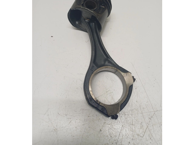 Píst 0830923   Mercedes-Benz ML W164     