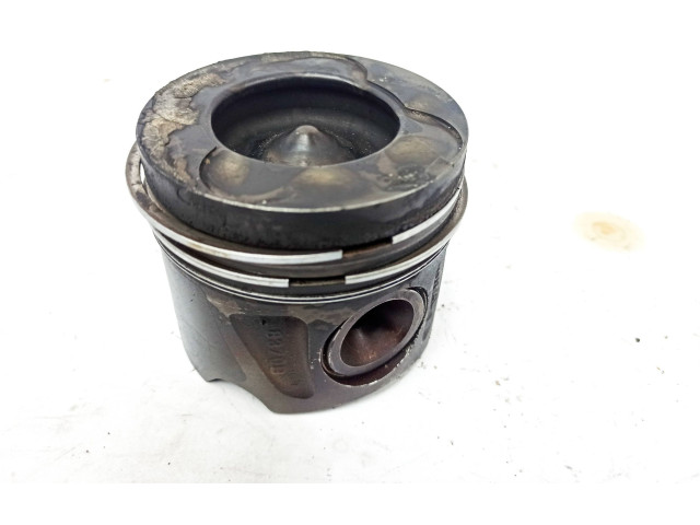  Поршень 642872   Mercedes-Benz R W251  